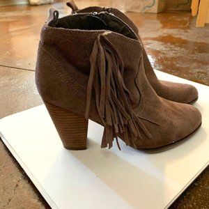 Steve Madden Ponncho Taupe Suede Fringe Ankle Boot